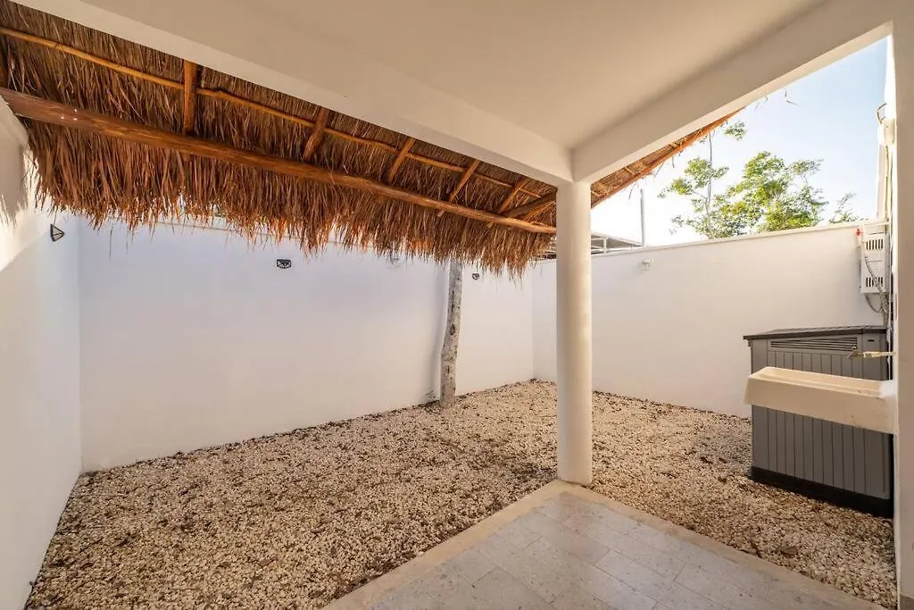 Dom wakacyjny The Smurfs Townhome. Pool / Free Parking. Puerto Morelos